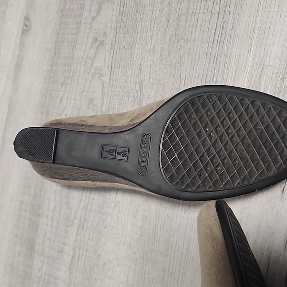 Aerosoles Tan Snakeskin Design Wedges Size 9 - Picture 3 of 5